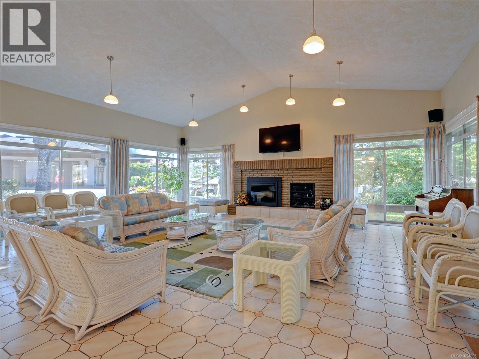 31 901 Kentwood Lane, Saanich