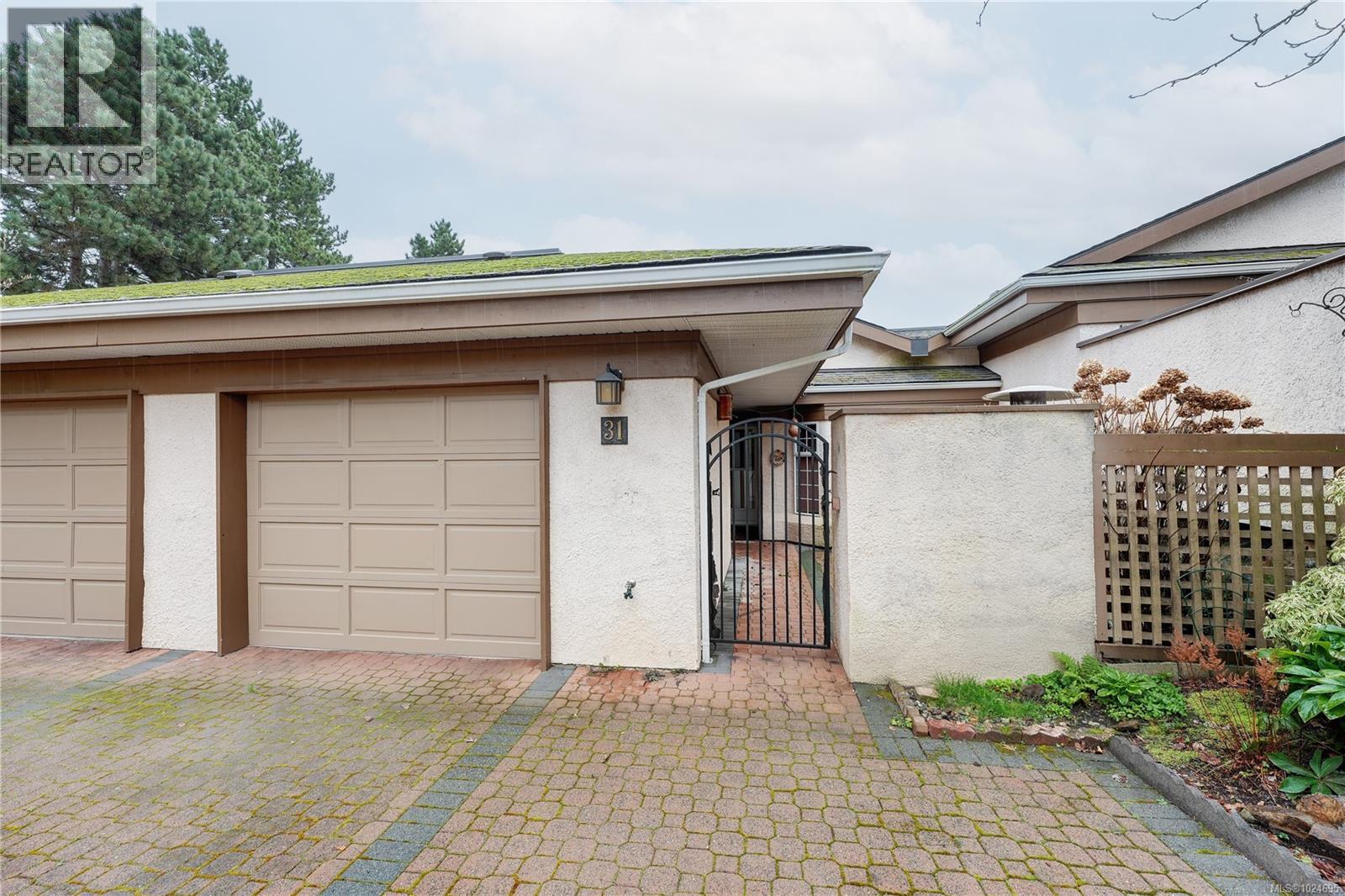 31 901 Kentwood Lane, Saanich
