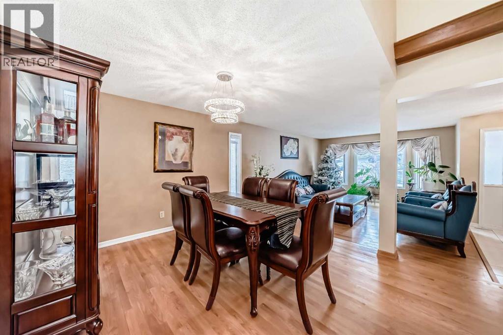 Single Family House for Sale in  Signal Hill Drive SW Signal Hill Calgary 