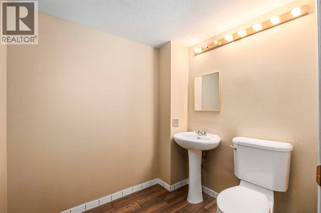 Single Family House 4 Level for Sale in  Woodborough Road SW Woodbine Calgary 