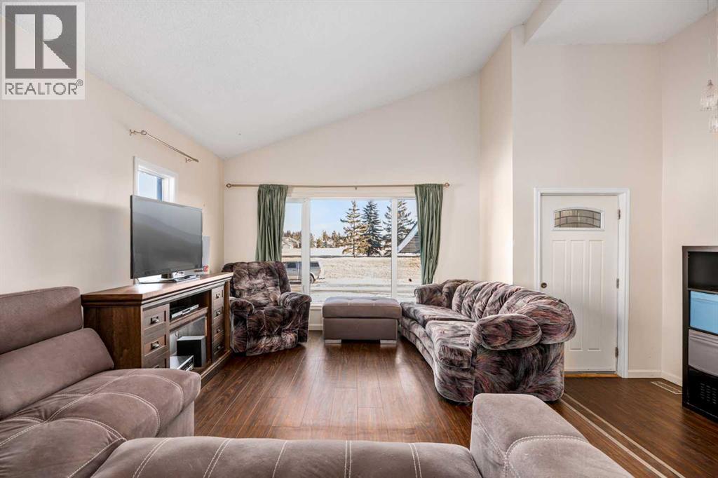 Single Family House 4 Level for Sale in  Woodborough Road SW Woodbine Calgary 