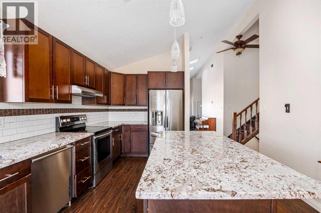 Single Family House 4 Level for Sale in  Woodborough Road SW Woodbine Calgary 