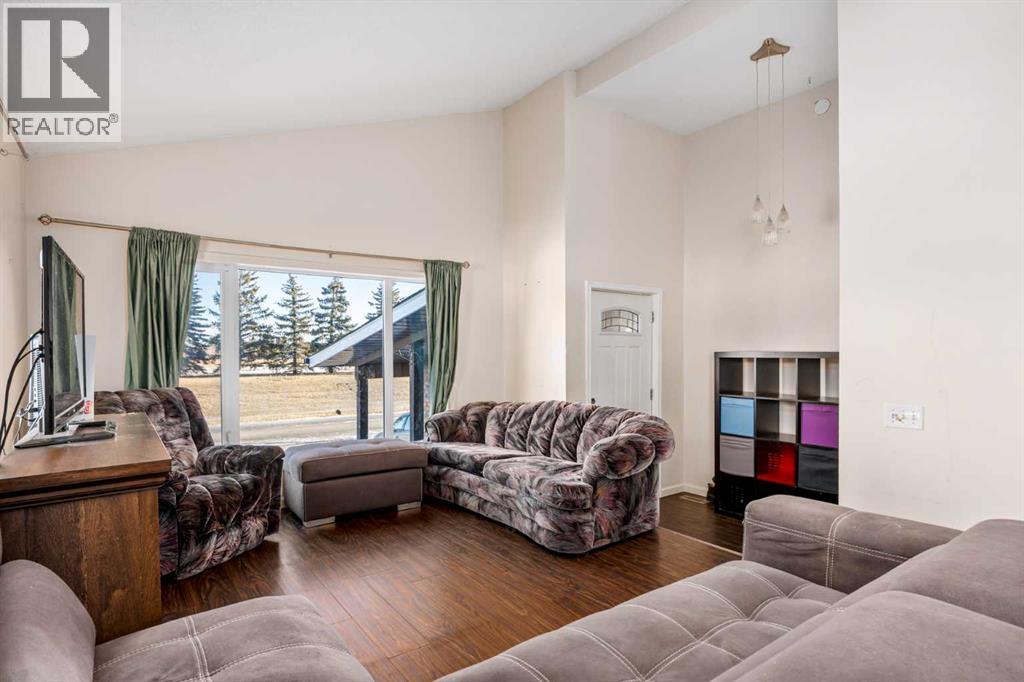 Single Family House 4 Level for Sale in  Woodborough Road SW Woodbine Calgary 