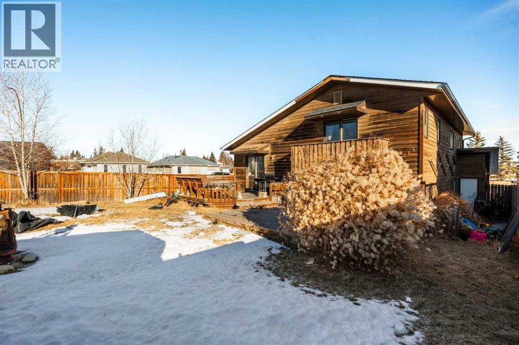 Single Family House 4 Level for Sale in  Woodborough Road SW Woodbine Calgary 