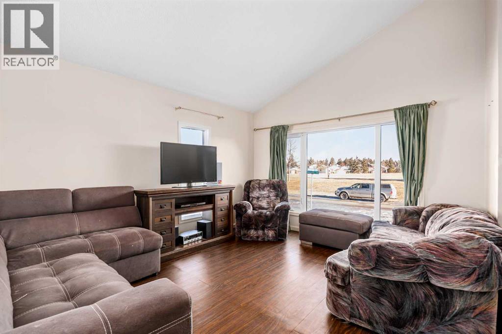 Single Family House 4 Level for Sale in  Woodborough Road SW Woodbine Calgary 