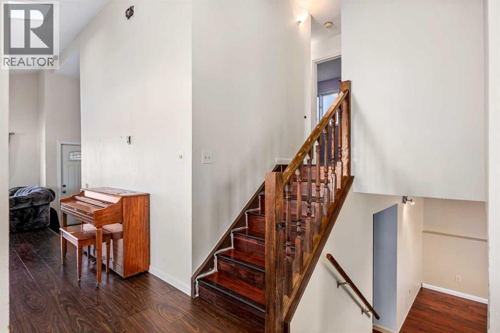 Single Family House 4 Level for Sale in  Woodborough Road SW Woodbine Calgary 