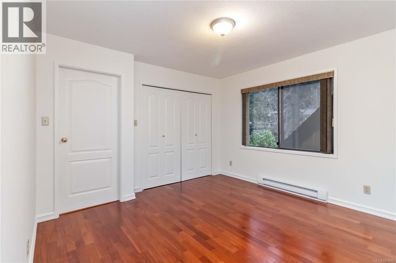 1 981 Fir Tree Glen, Saanich