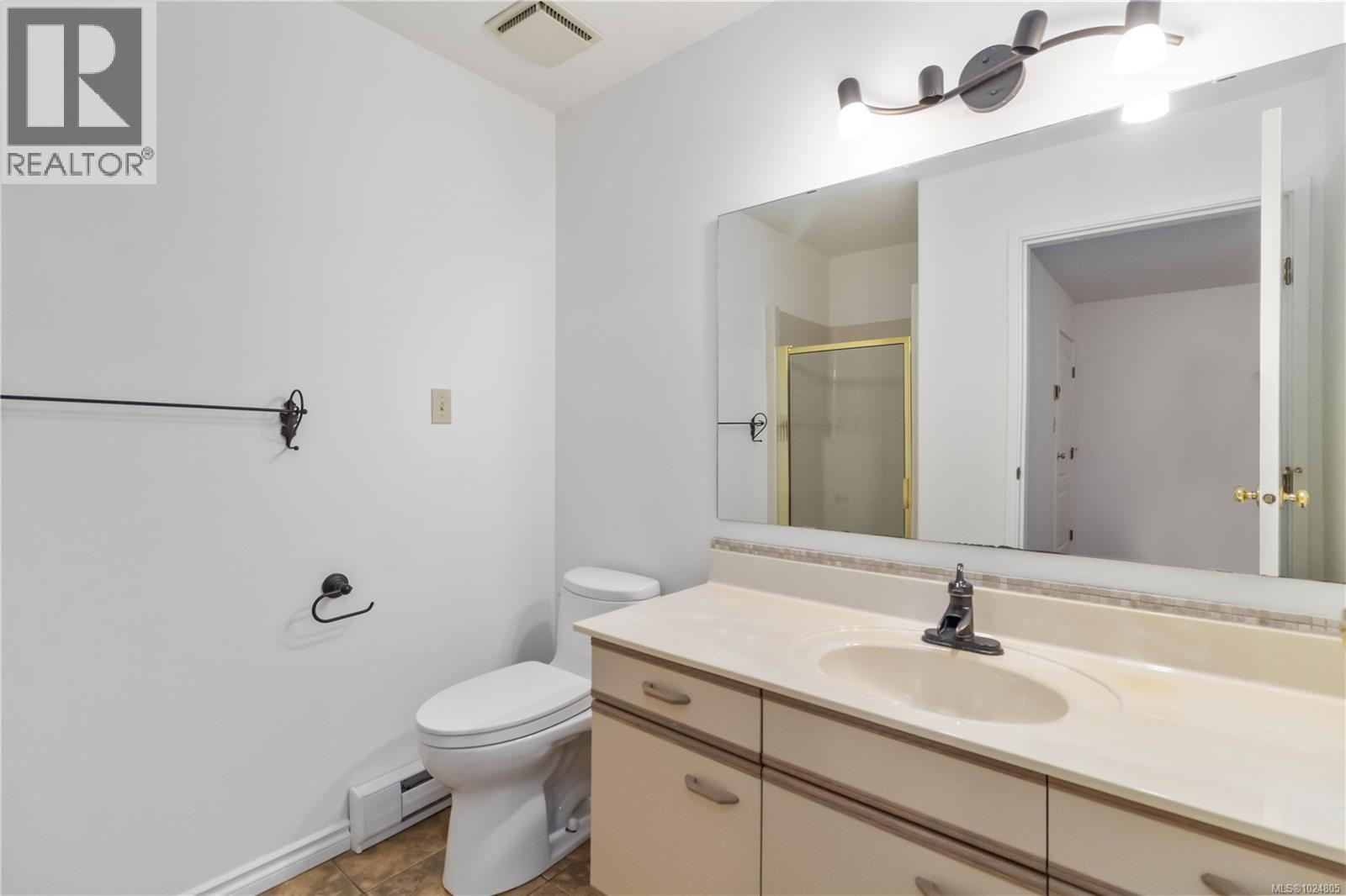 1 981 Fir Tree Glen, Saanich