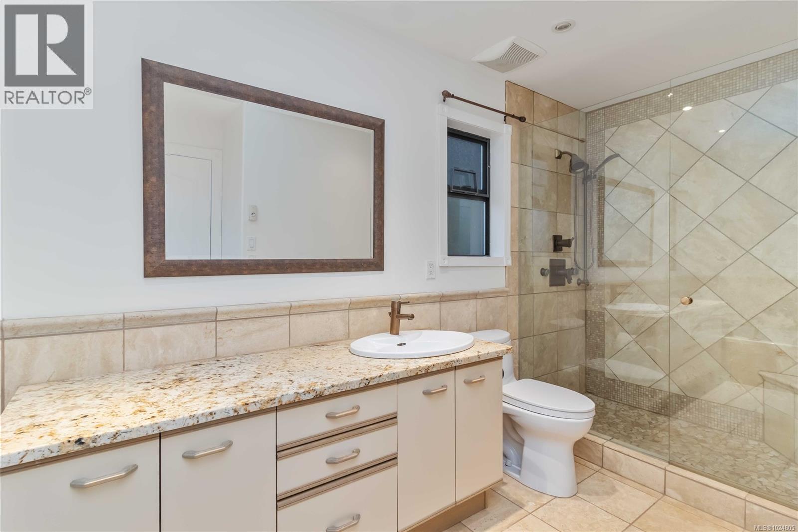 1 981 Fir Tree Glen, Saanich