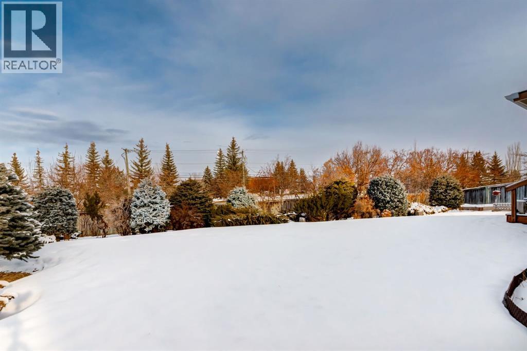 Single Family House for Sale in  Millview Place SW Millrise Calgary 