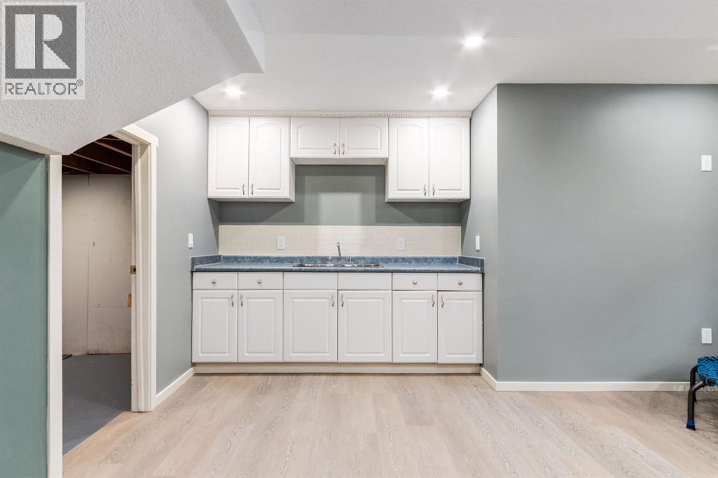 Single Family House for Sale in  Millview Place SW Millrise Calgary 