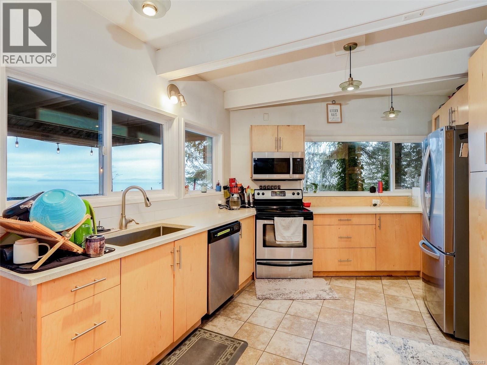  4553 Cordova Bay Road, Saanich