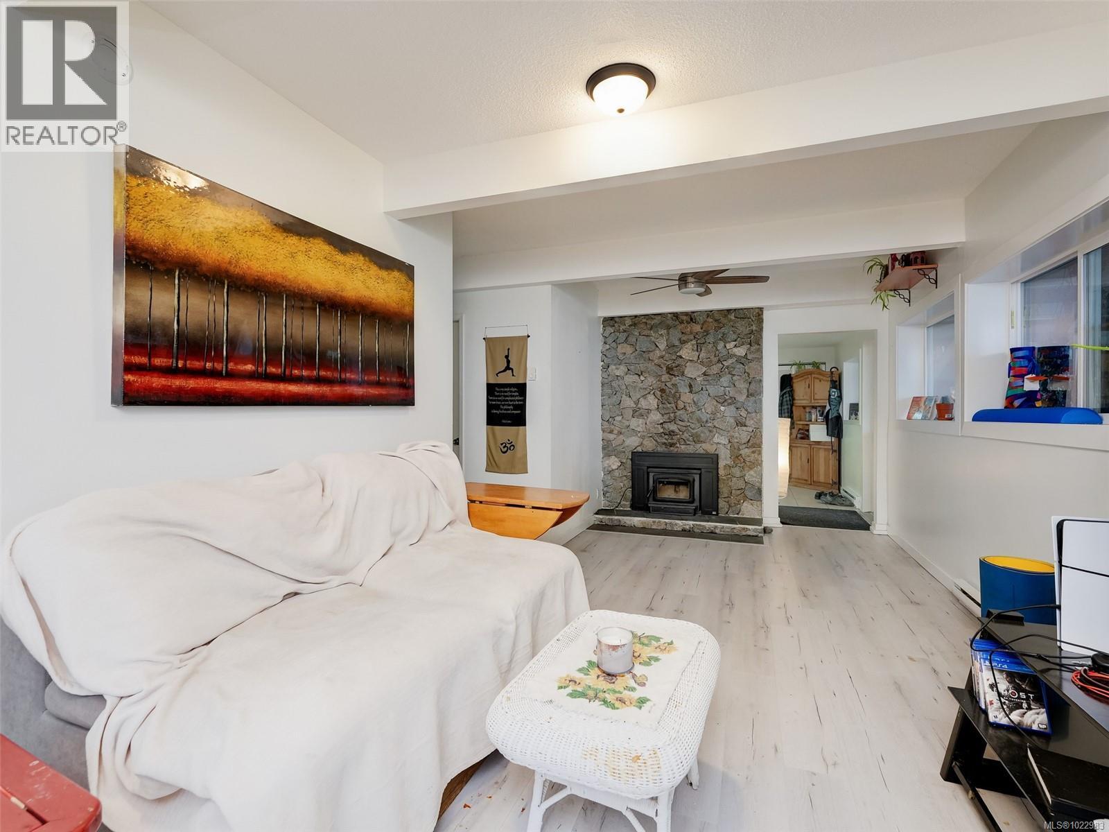  4553 Cordova Bay Road, Saanich