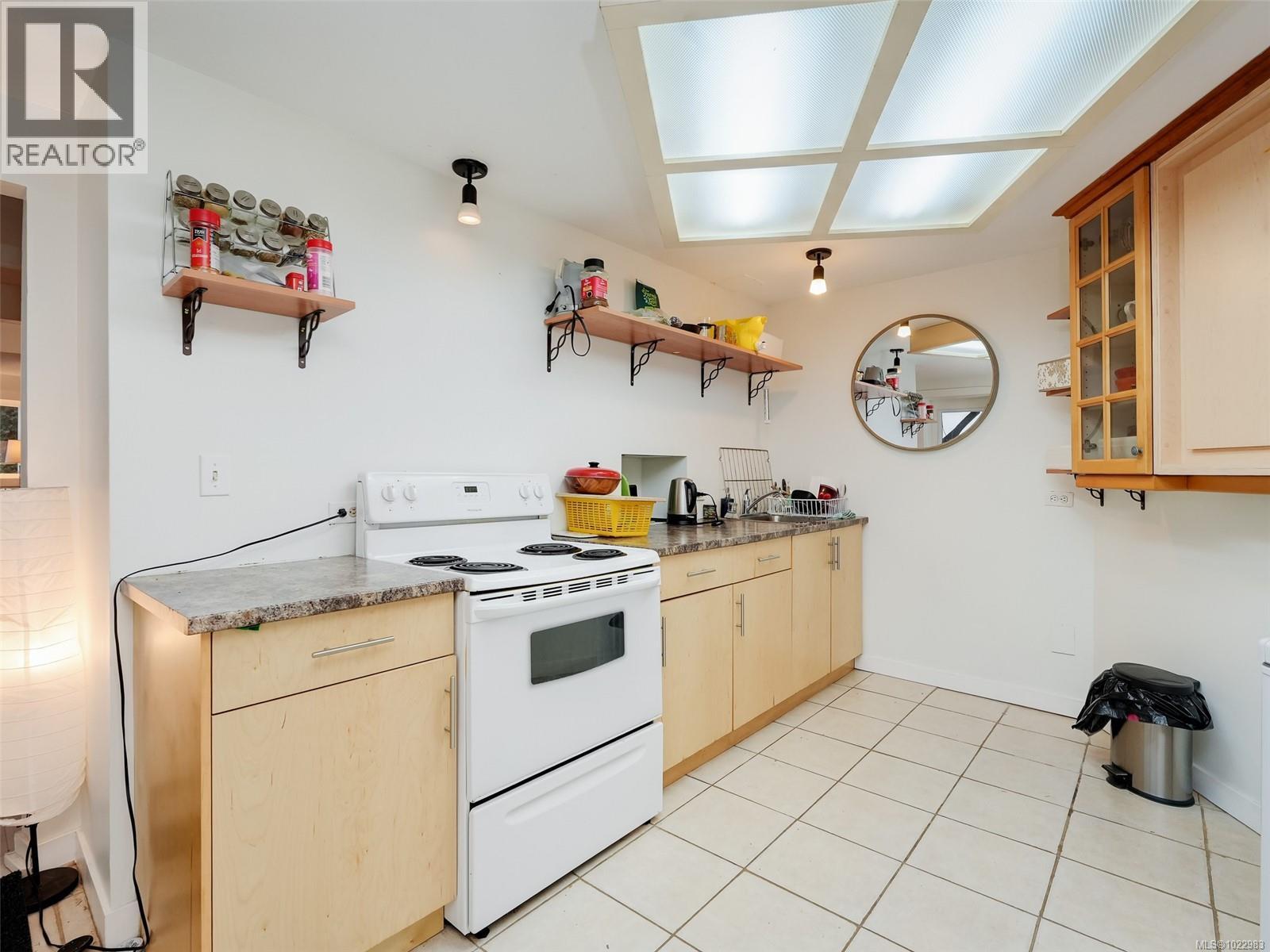  4553 Cordova Bay Road, Saanich