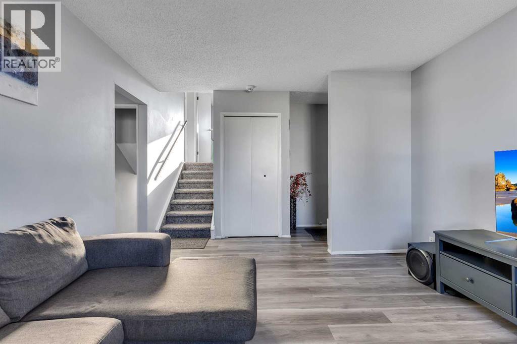 Single Family House 4 Level for Sale in  Castleglen Crescent NE Castleridge Calgary 