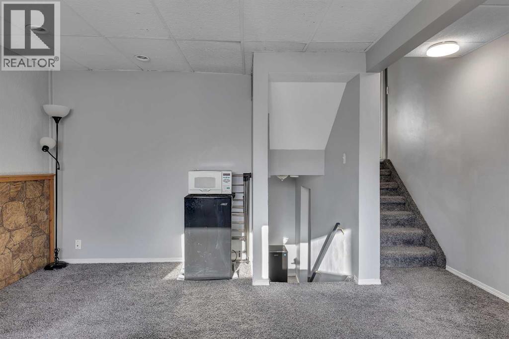 Single Family House 4 Level for Sale in  Castleglen Crescent NE Castleridge Calgary 