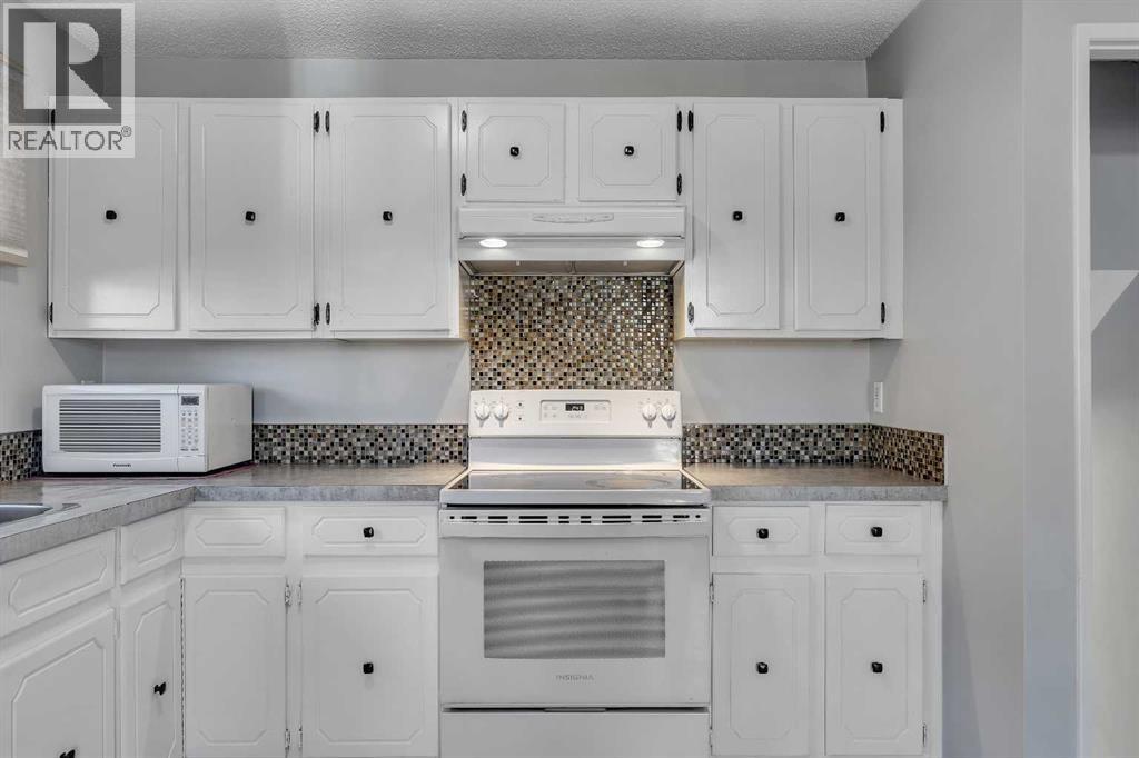 Single Family House 4 Level for Sale in  Castleglen Crescent NE Castleridge Calgary 