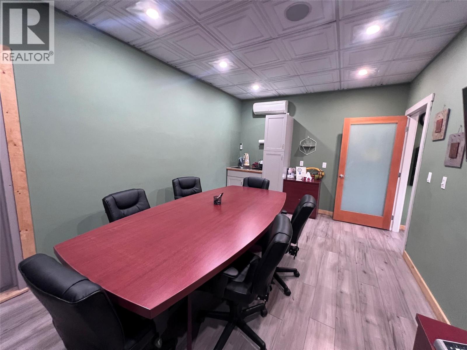 9901 Main Street Street, Summerland