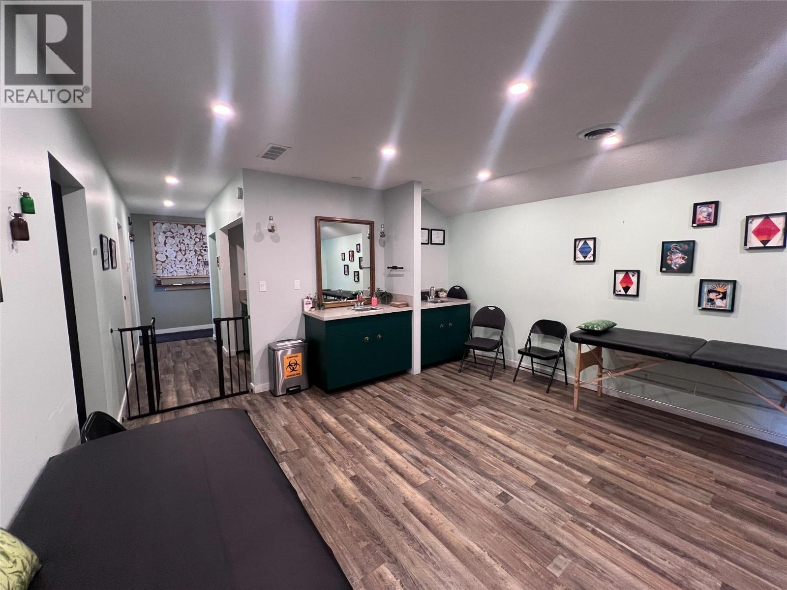 9901 Main Street Street, Summerland