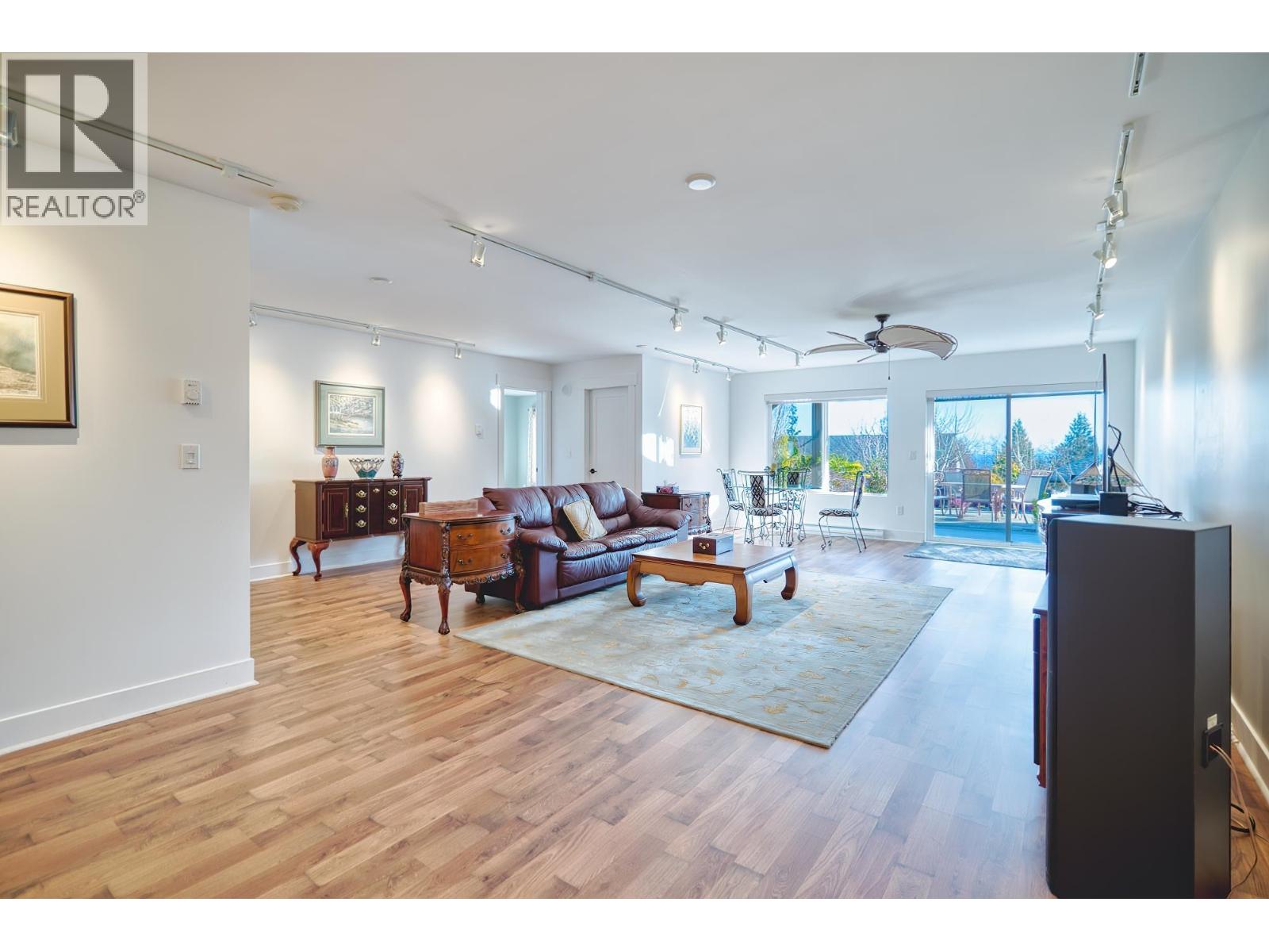 6263 APOLLO ROAD, Sechelt