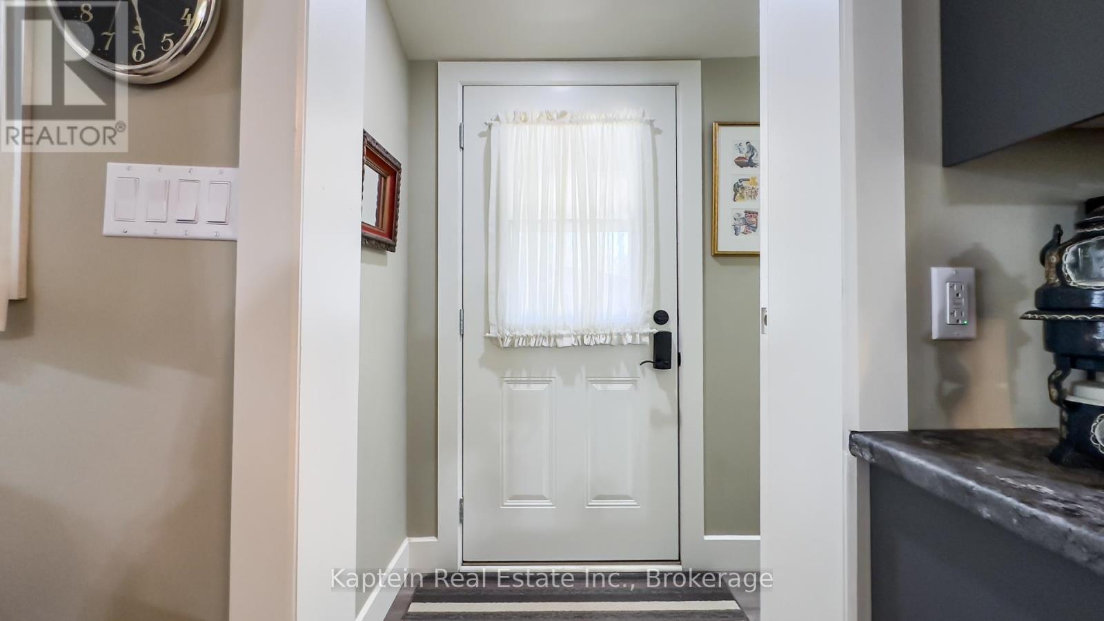 37063 AMBERLEY ROAD - 4