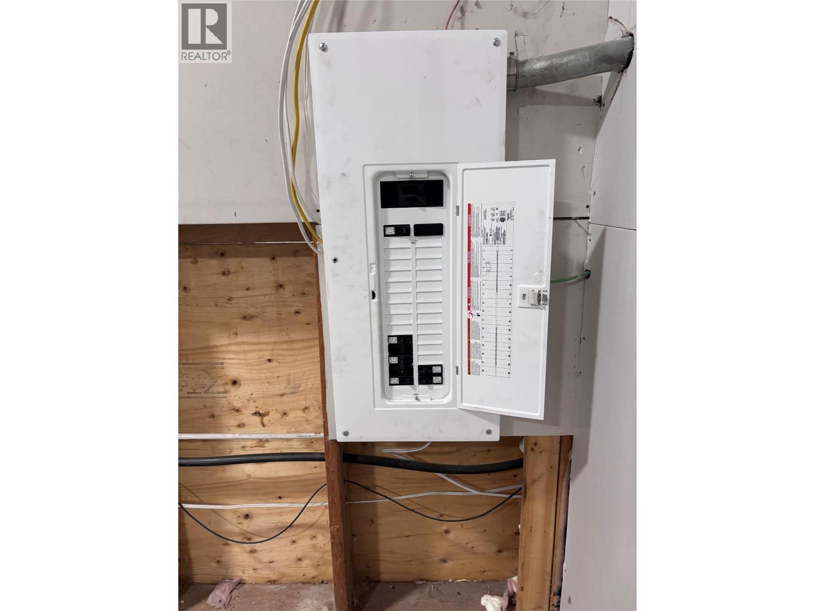  9918 Highway 97 Highway, Lake Country