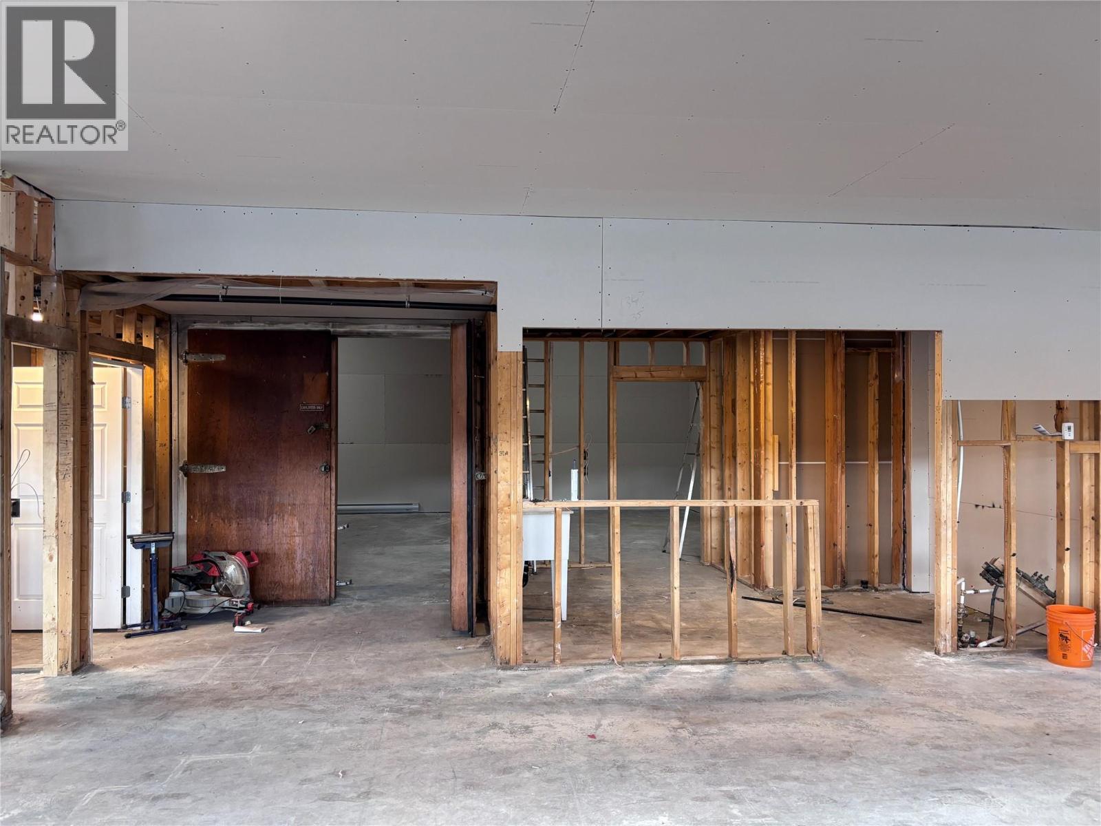  9918 Highway 97 Highway, Lake Country