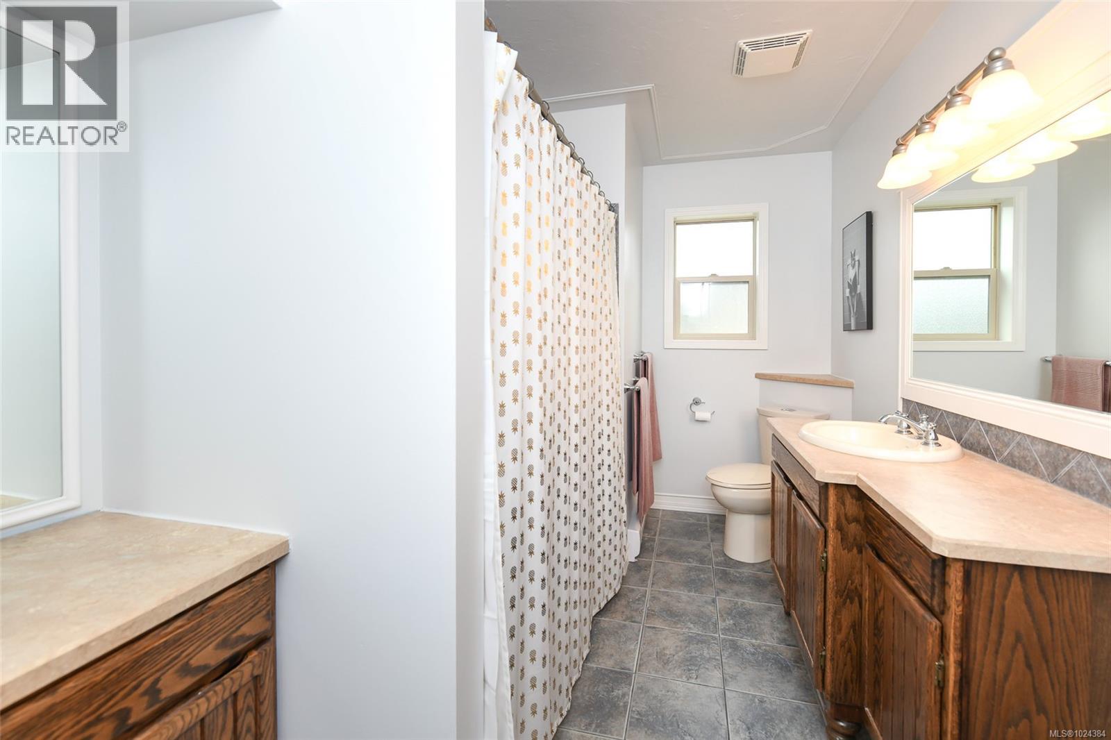 204 Spindrift Rd, Courtenay