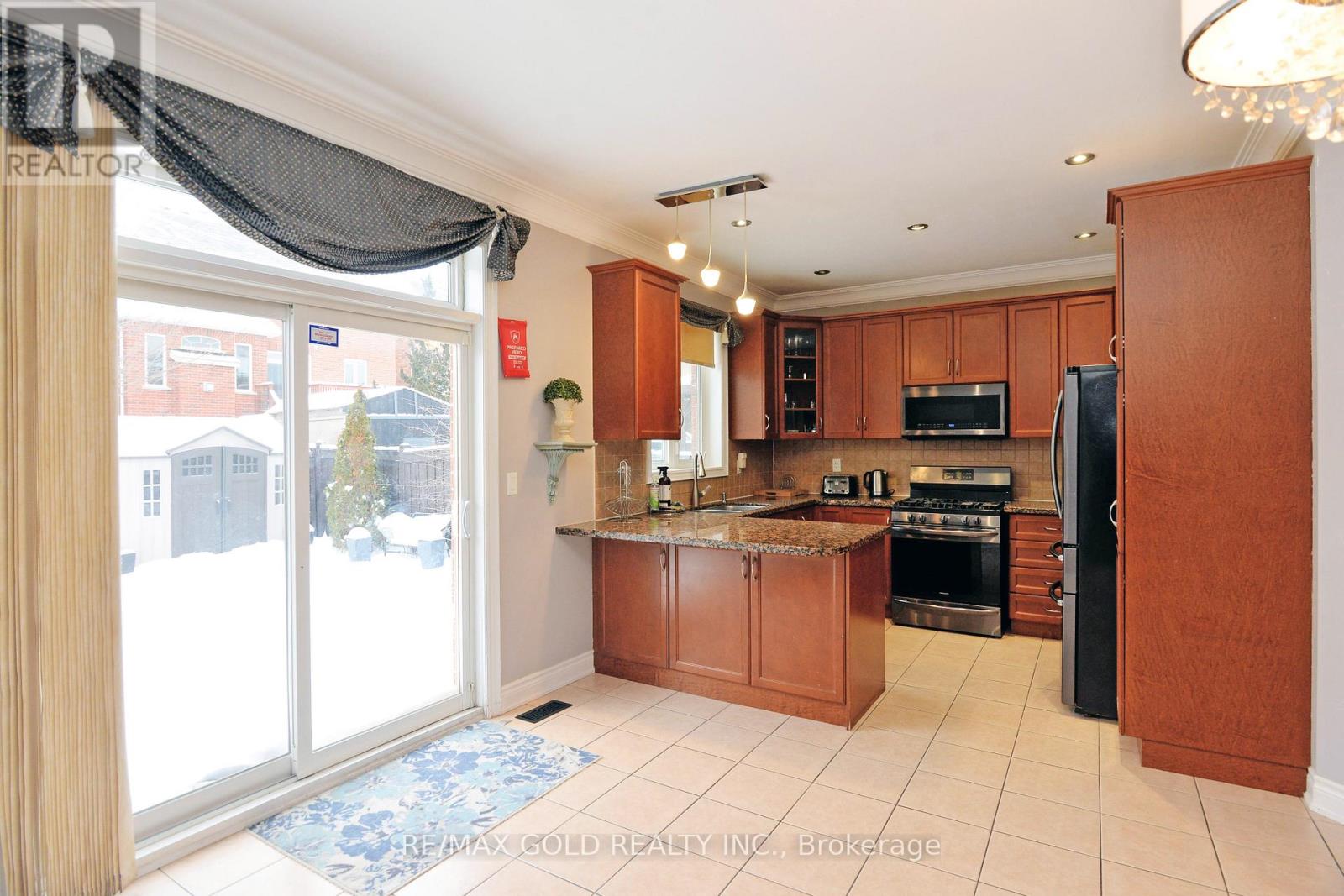 26 MAYBECK DRIVE - 13