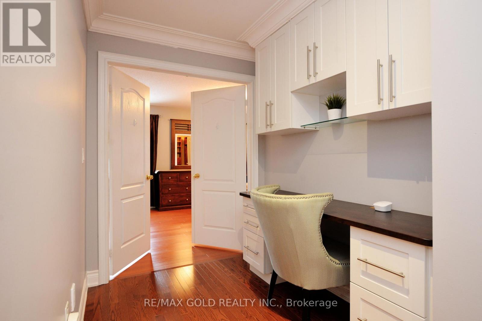 26 MAYBECK DRIVE - 21