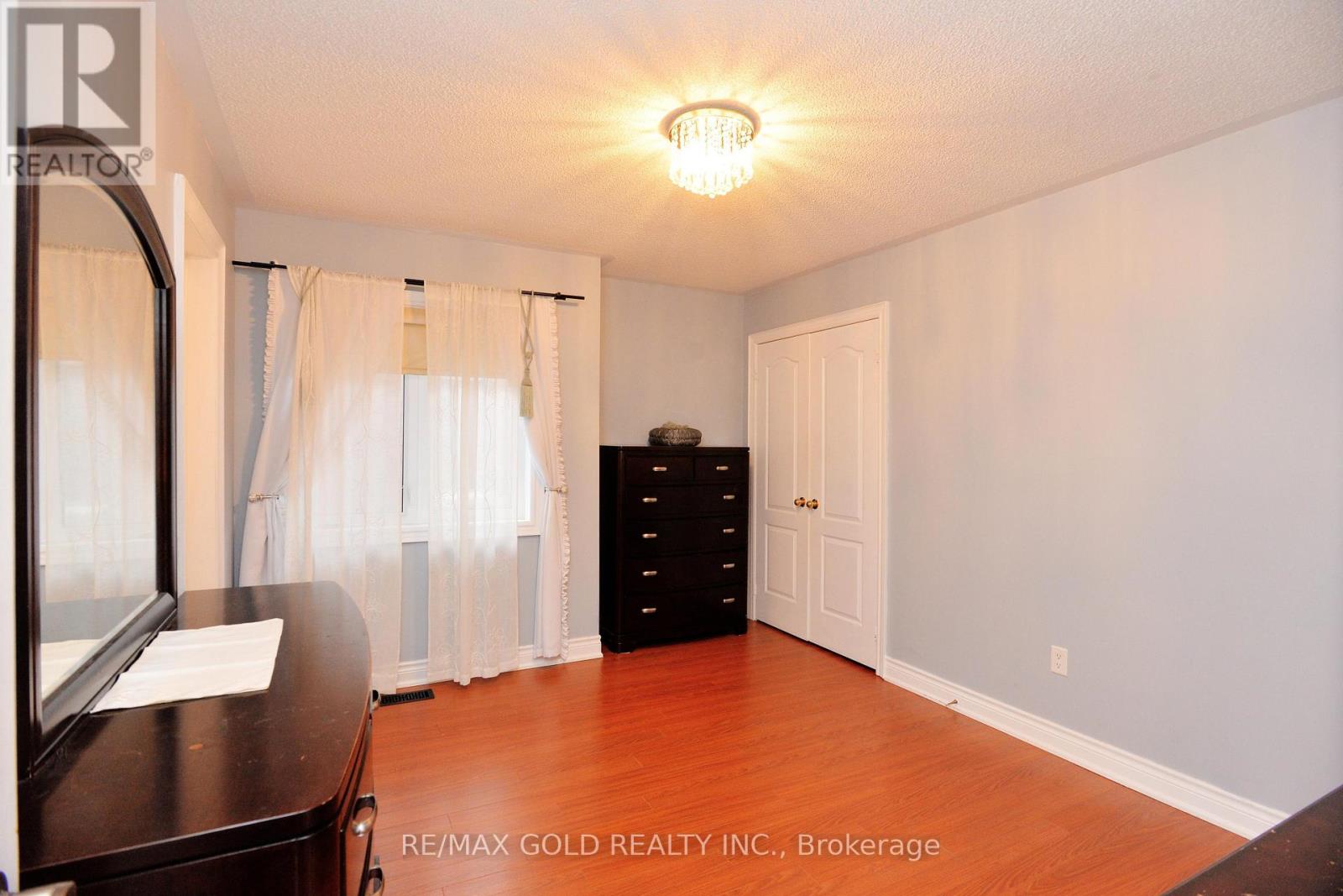26 MAYBECK DRIVE - 27