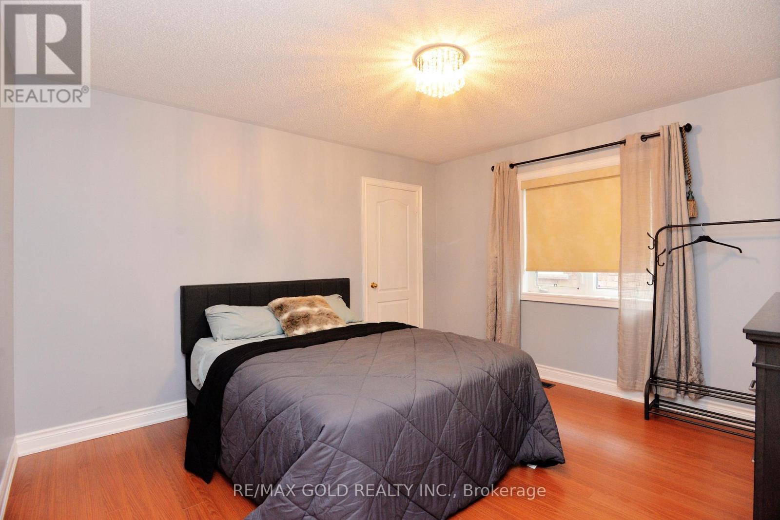 26 MAYBECK DRIVE - 31