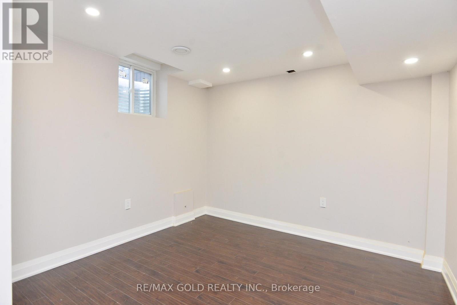 26 MAYBECK DRIVE - 43