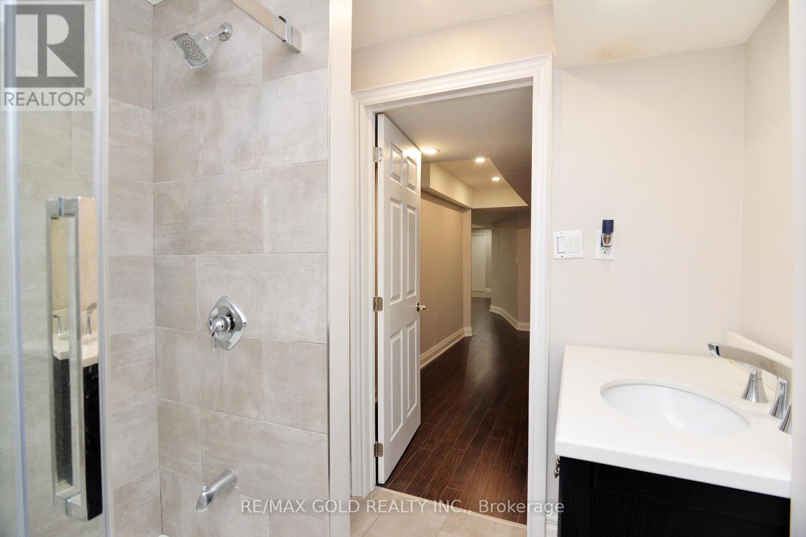 26 MAYBECK DRIVE - 46