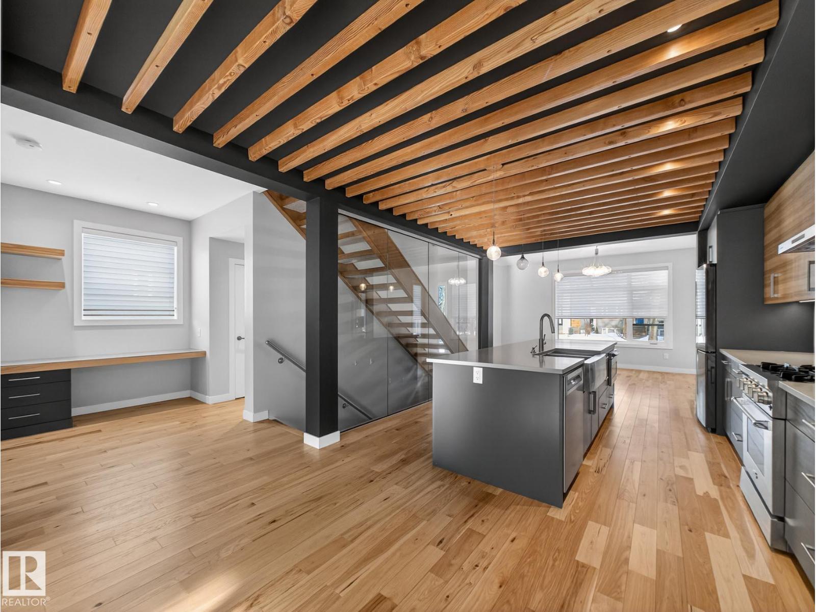 9803 74 AV NW, Edmonton