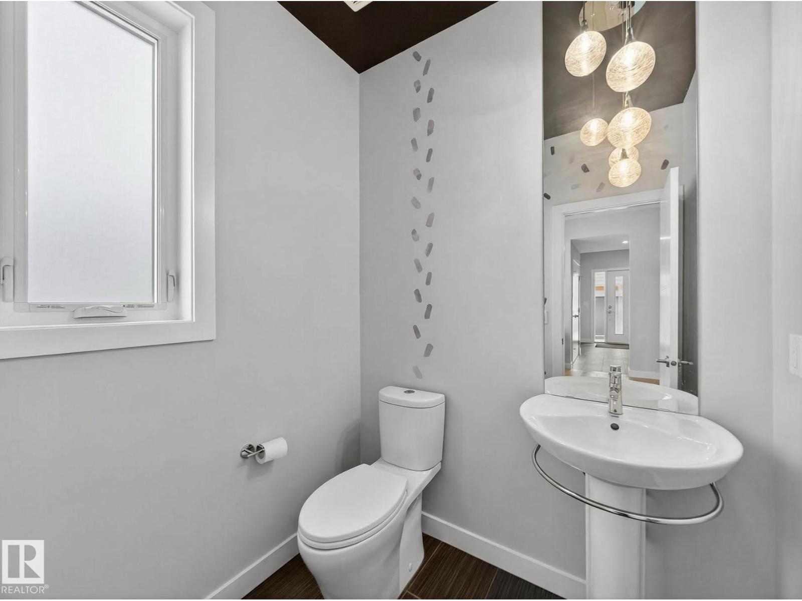 9803 74 AV NW, Edmonton