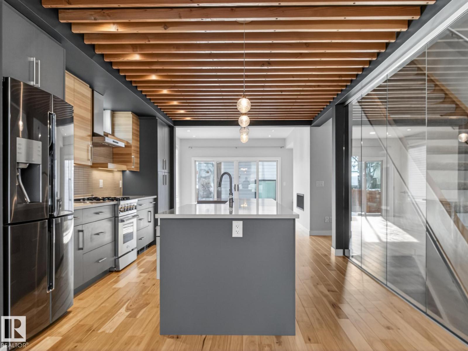 9803 74 AV NW, Edmonton