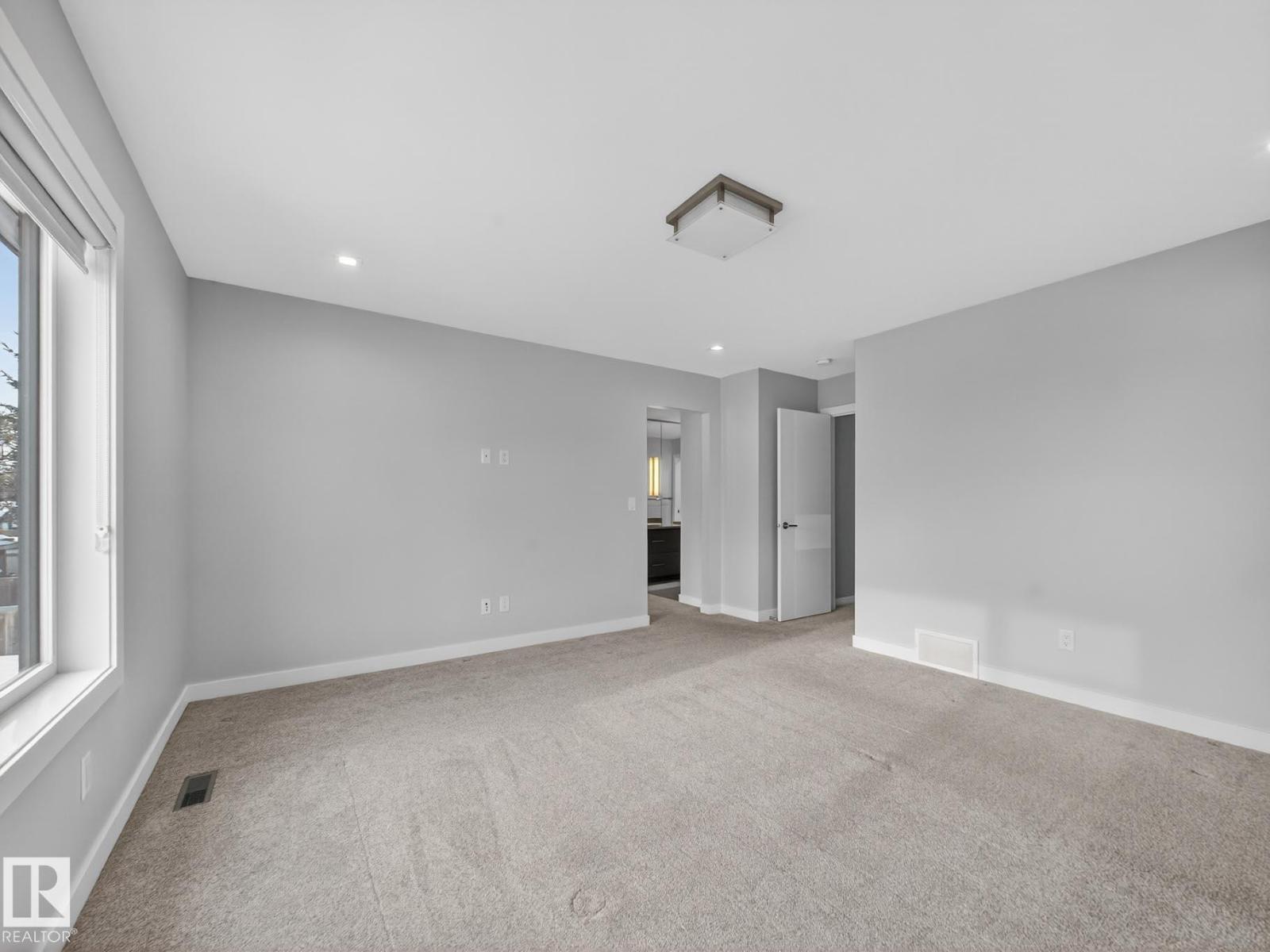 9803 74 AV NW, Edmonton