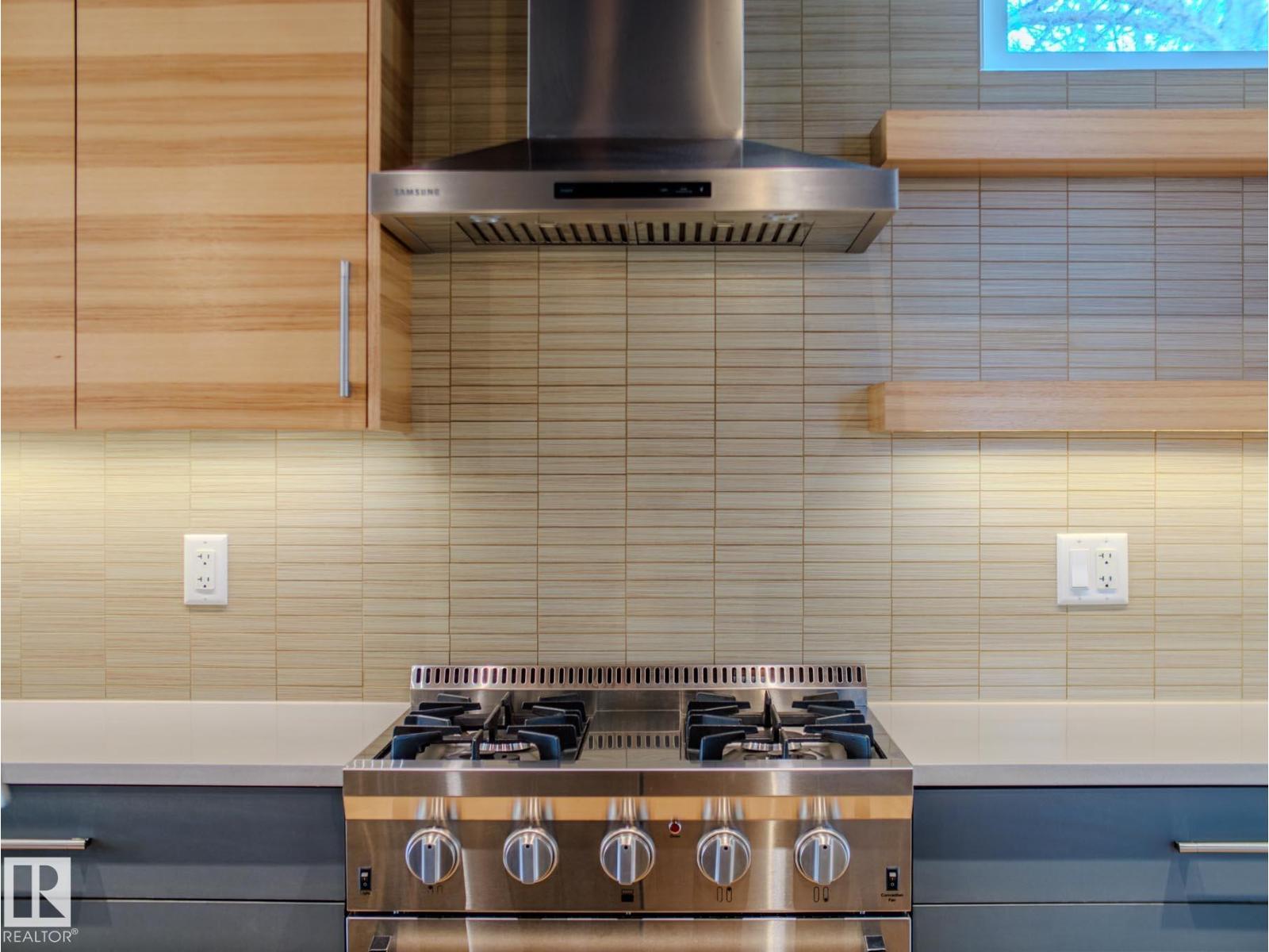 9803 74 AV NW, Edmonton