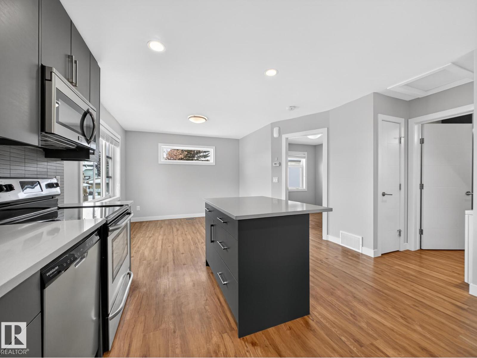 9803 74 AV NW, Edmonton