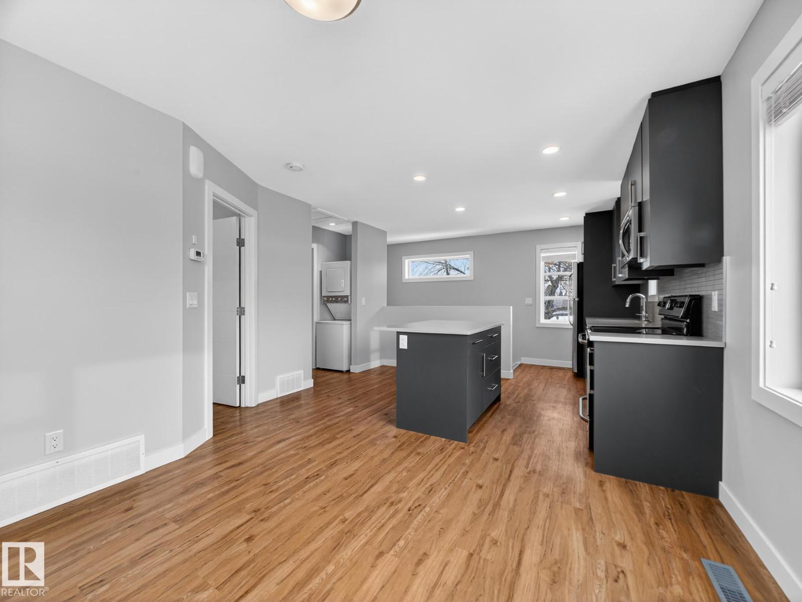 9803 74 AV NW, Edmonton