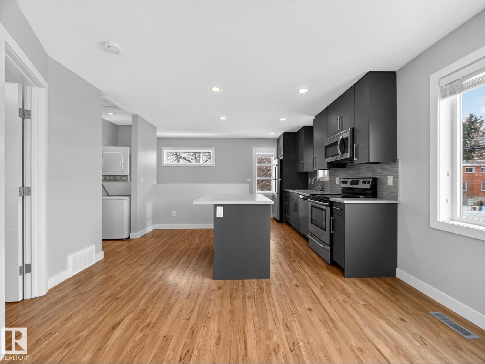 9803 74 AV NW, Edmonton