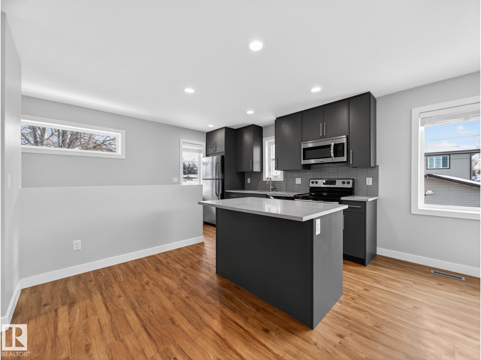 9803 74 AV NW, Edmonton