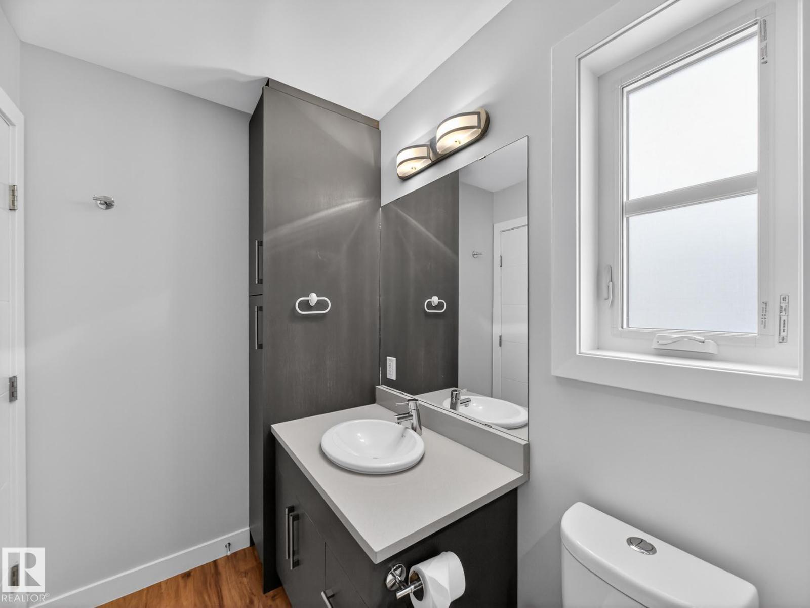 9803 74 AV NW, Edmonton