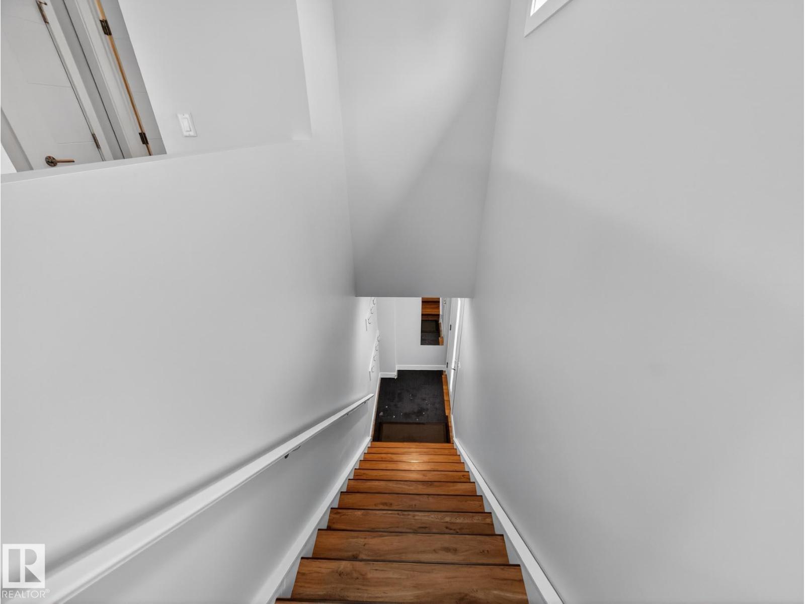 9803 74 AV NW, Edmonton