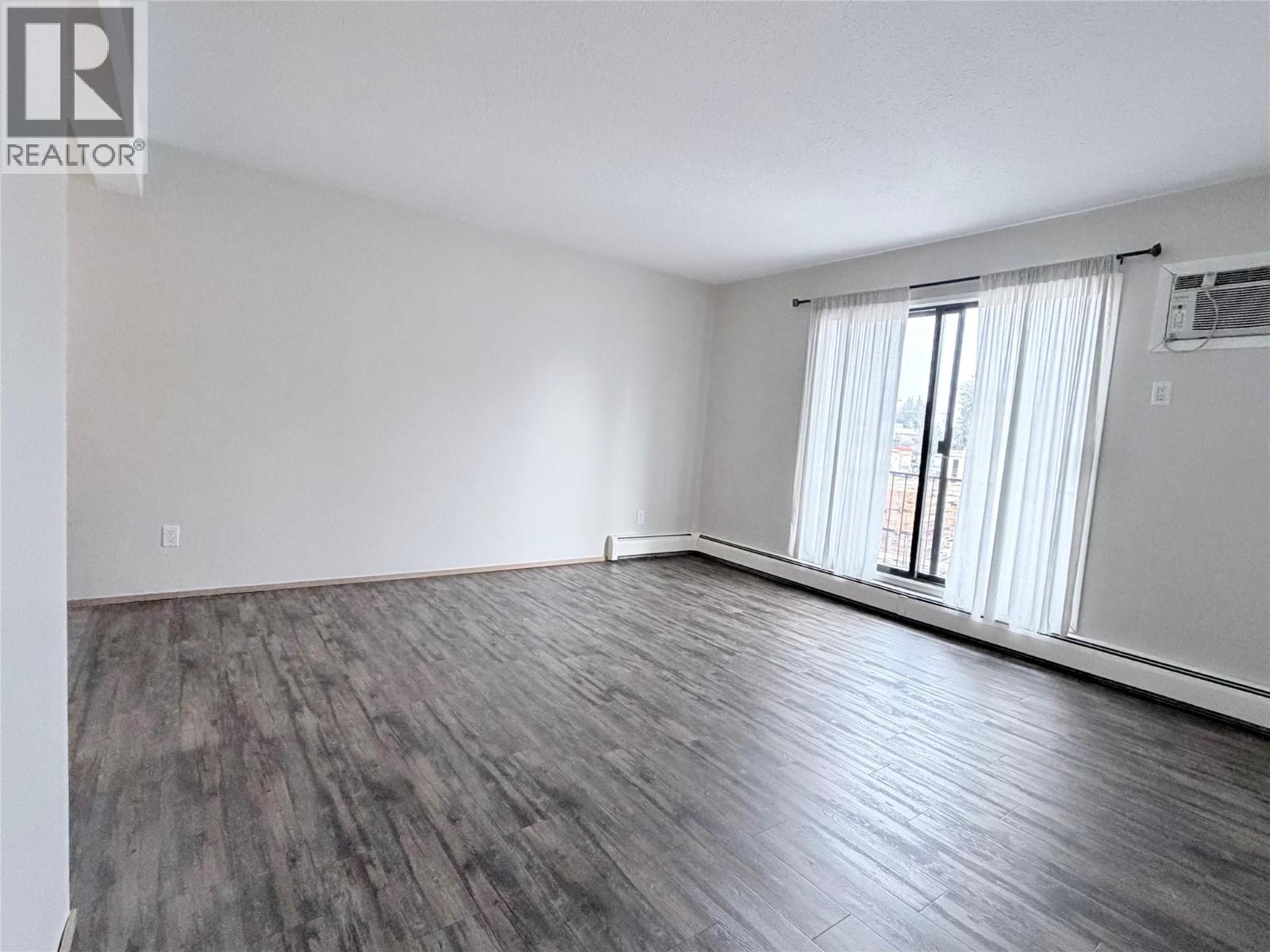 206 409 Main Street, Sicamous