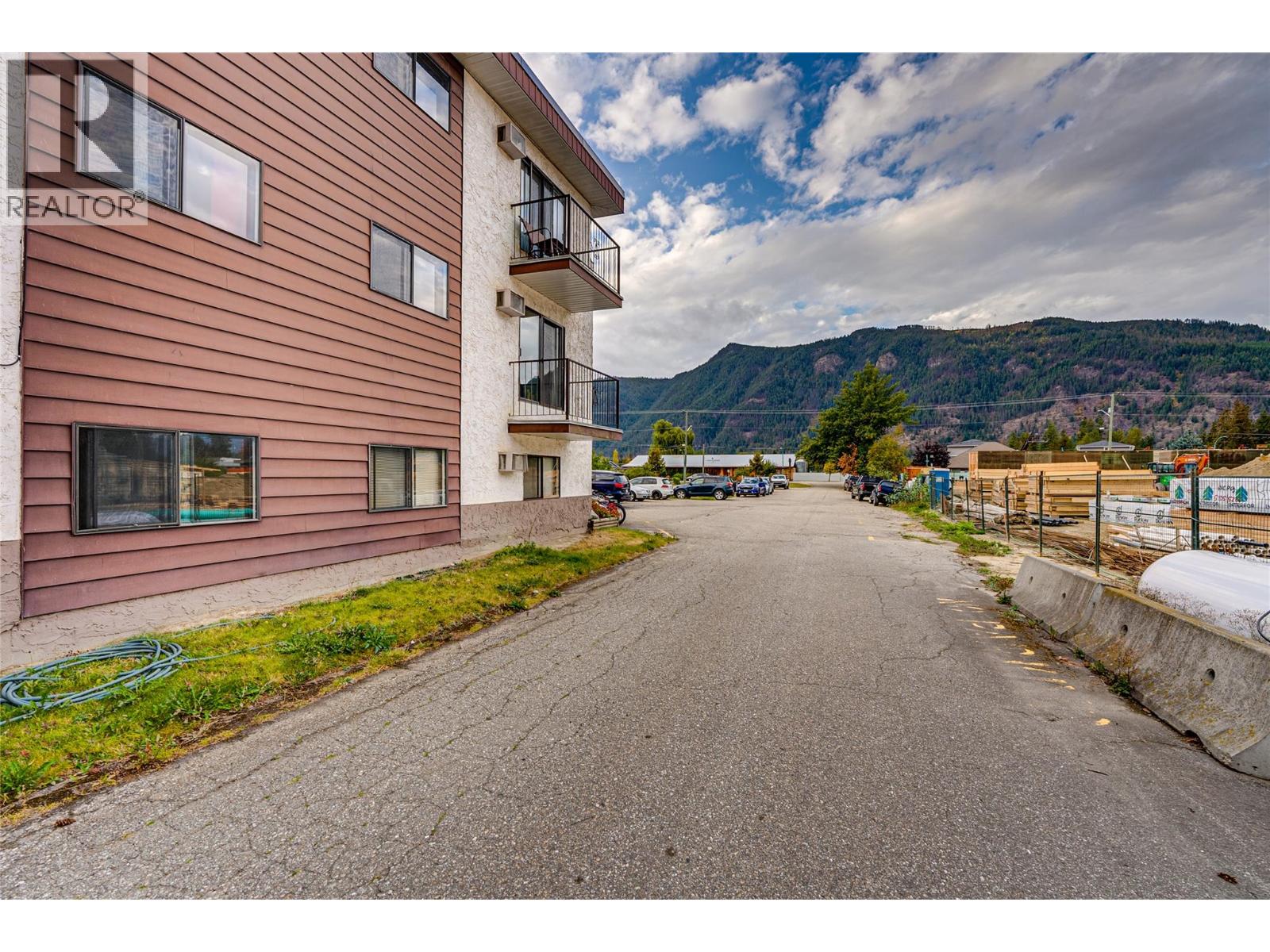 206 409 Main Street, Sicamous