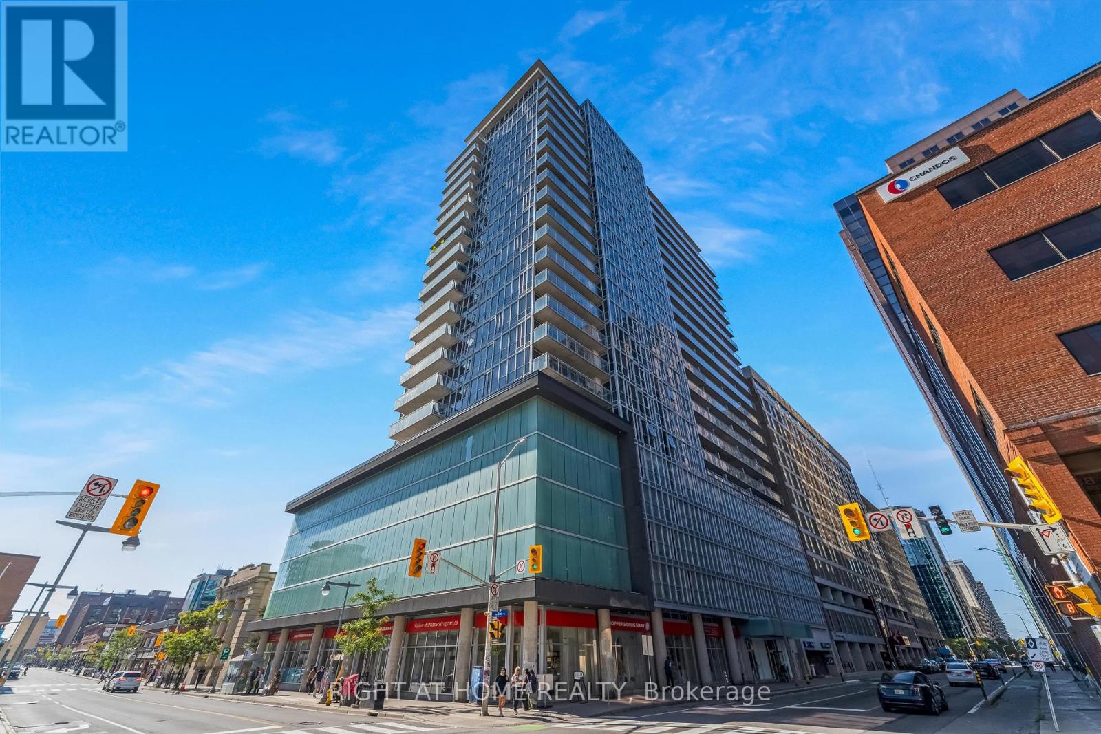 #2010 324 LAURIER AVENUE W - 1
