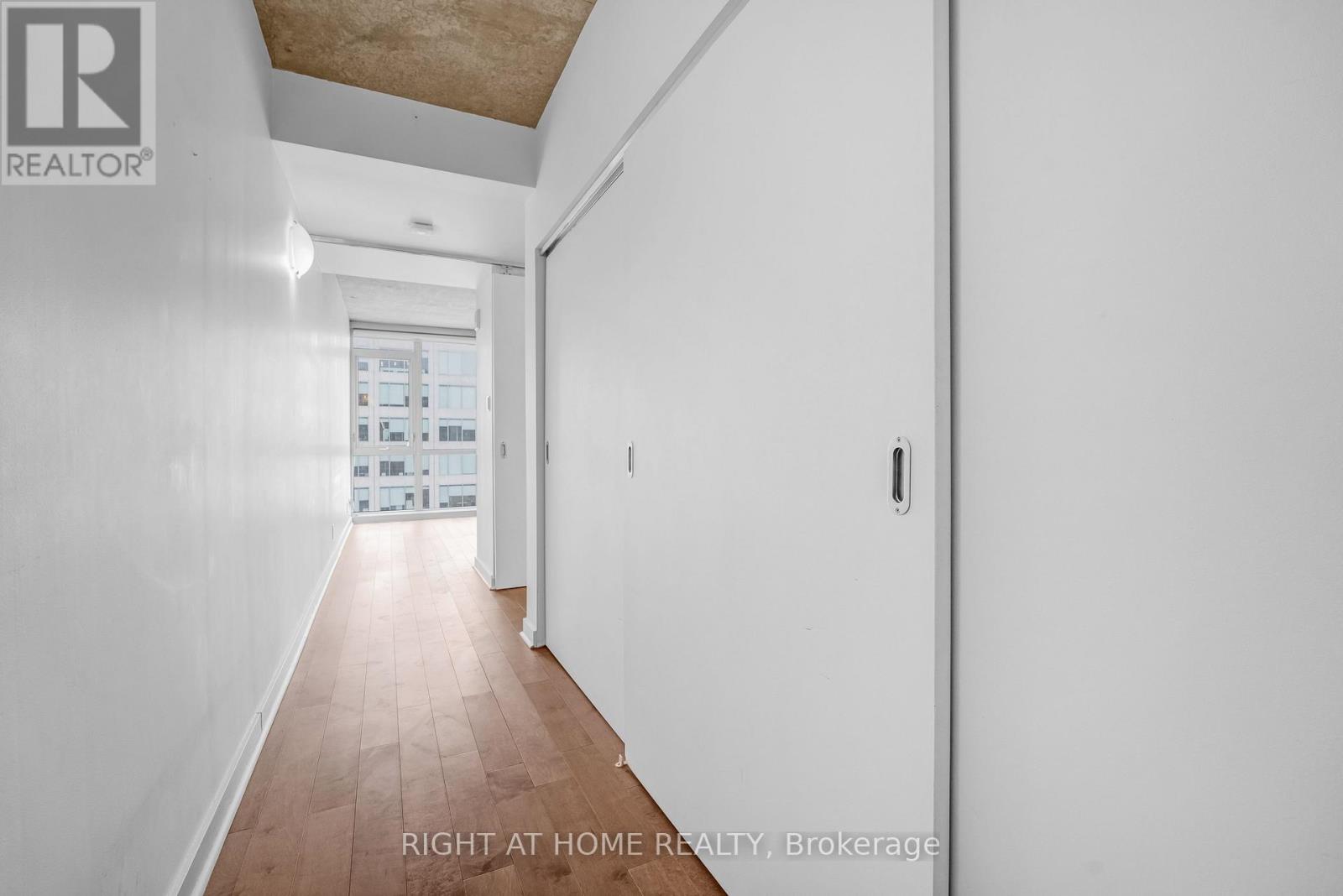 #2010 324 LAURIER AVENUE W - 6