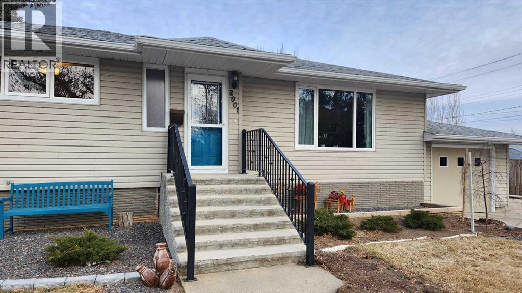 Single Family House Bungalow for Sale in   Avenue S Victoria Park Lethbridge 